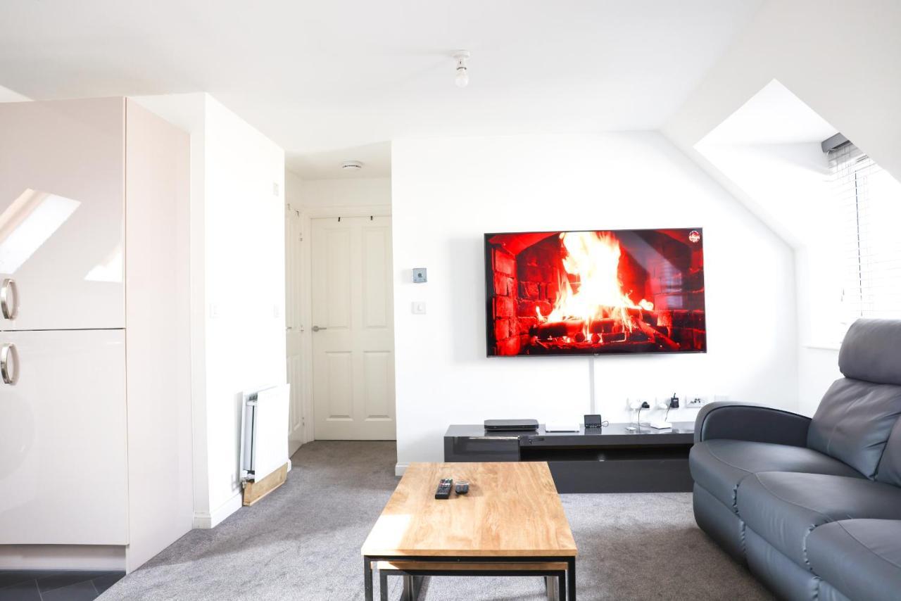 Stunning Two-Bedroom Apartment At A3Ree, Free Parking, Near Cribbs Causeway Mall Bristol Ngoại thất bức ảnh