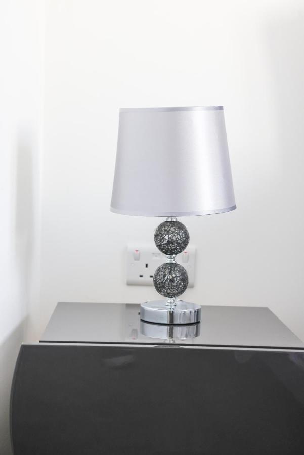 Stunning Two-Bedroom Apartment At A3Ree, Free Parking, Near Cribbs Causeway Mall Bristol Ngoại thất bức ảnh