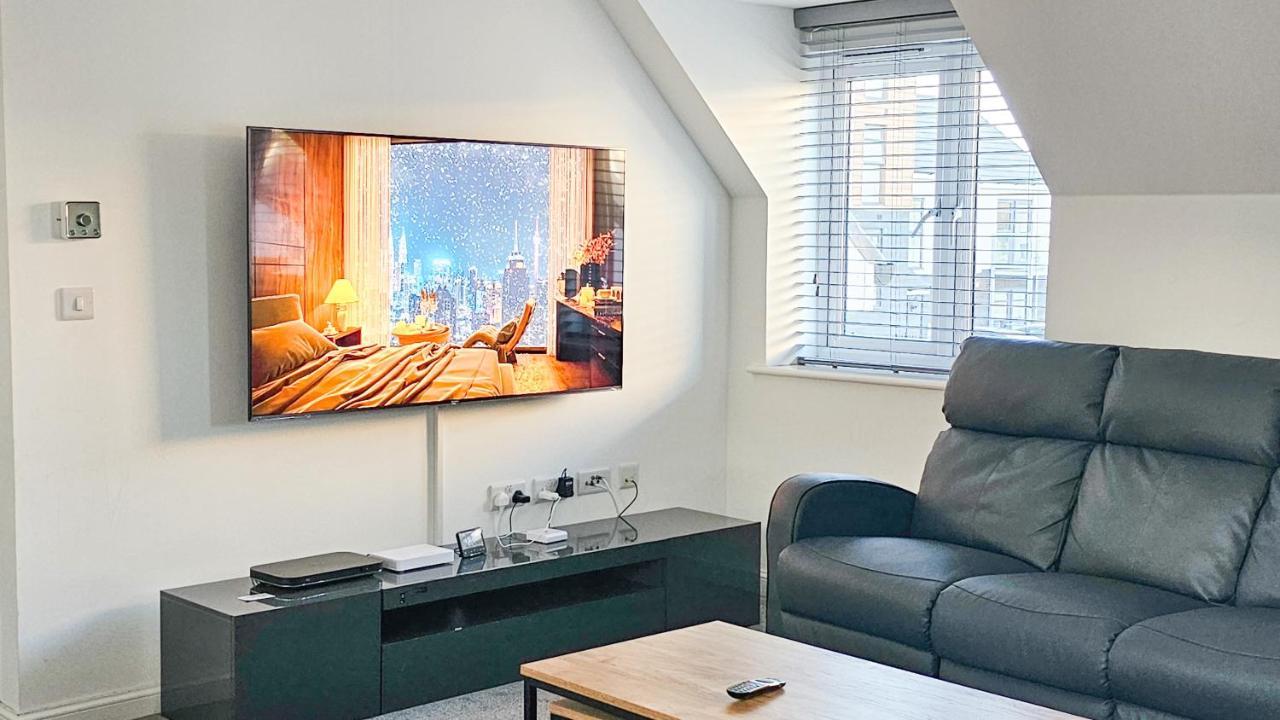 Stunning Two-Bedroom Apartment At A3Ree, Free Parking, Near Cribbs Causeway Mall Bristol Ngoại thất bức ảnh