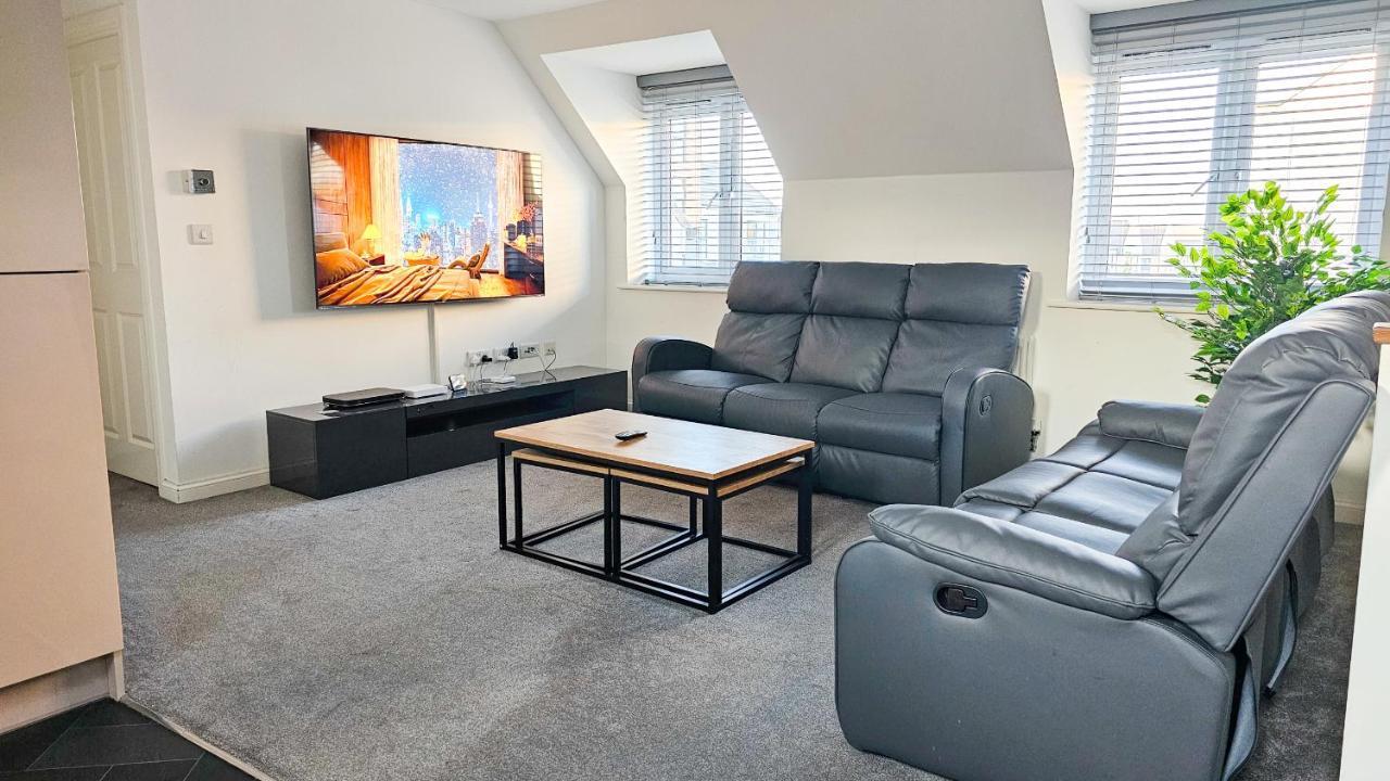 Stunning Two-Bedroom Apartment At A3Ree, Free Parking, Near Cribbs Causeway Mall Bristol Ngoại thất bức ảnh