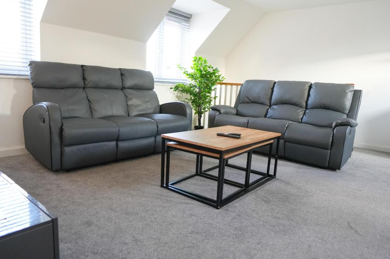 Stunning Two-Bedroom Apartment At A3Ree, Free Parking, Near Cribbs Causeway Mall Bristol Ngoại thất bức ảnh