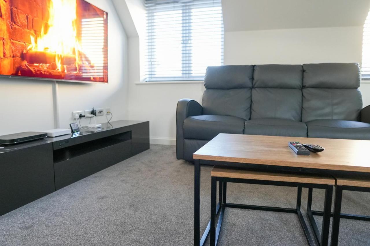 Stunning Two-Bedroom Apartment At A3Ree, Free Parking, Near Cribbs Causeway Mall Bristol Ngoại thất bức ảnh