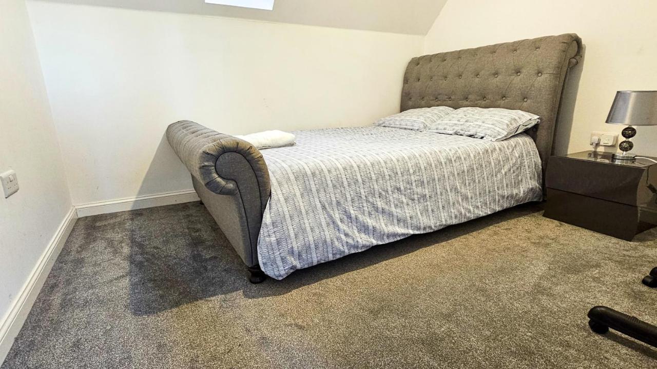 Stunning Two-Bedroom Apartment At A3Ree, Free Parking, Near Cribbs Causeway Mall Bristol Ngoại thất bức ảnh