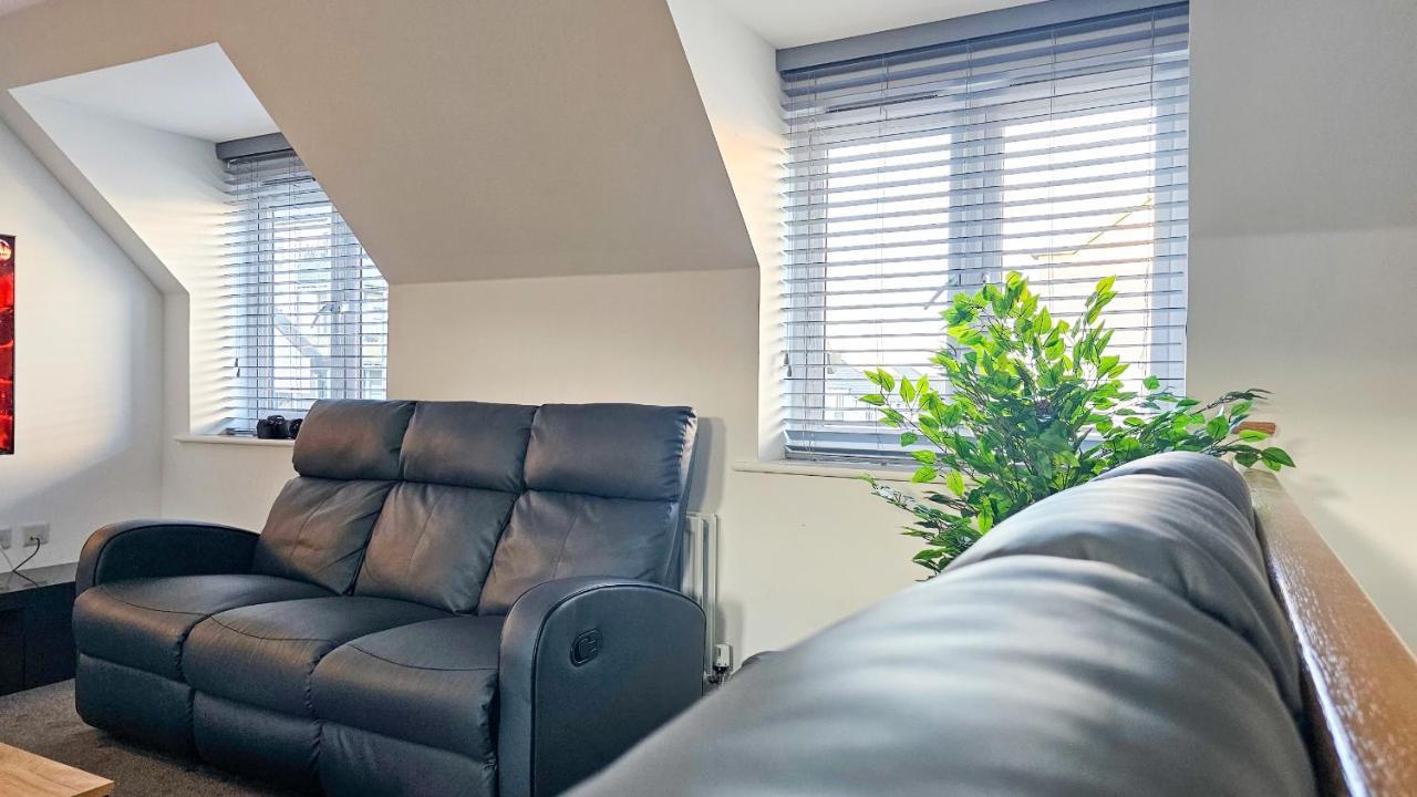 Stunning Two-Bedroom Apartment At A3Ree, Free Parking, Near Cribbs Causeway Mall Bristol Ngoại thất bức ảnh
