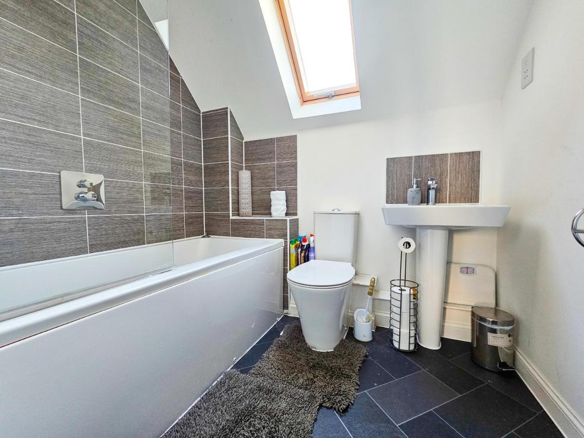 Stunning Two-Bedroom Apartment At A3Ree, Free Parking, Near Cribbs Causeway Mall Bristol Ngoại thất bức ảnh
