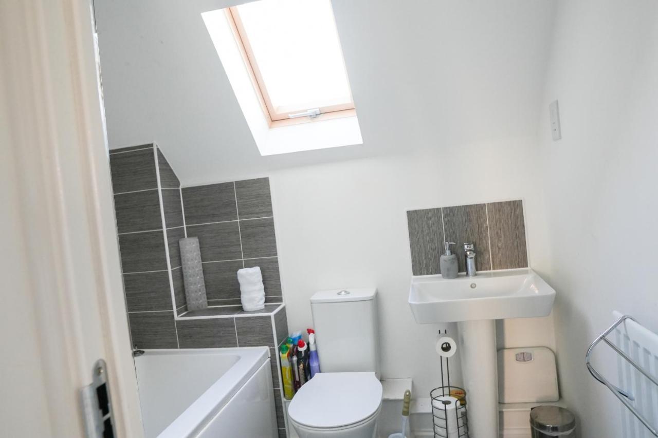 Stunning Two-Bedroom Apartment At A3Ree, Free Parking, Near Cribbs Causeway Mall Bristol Ngoại thất bức ảnh