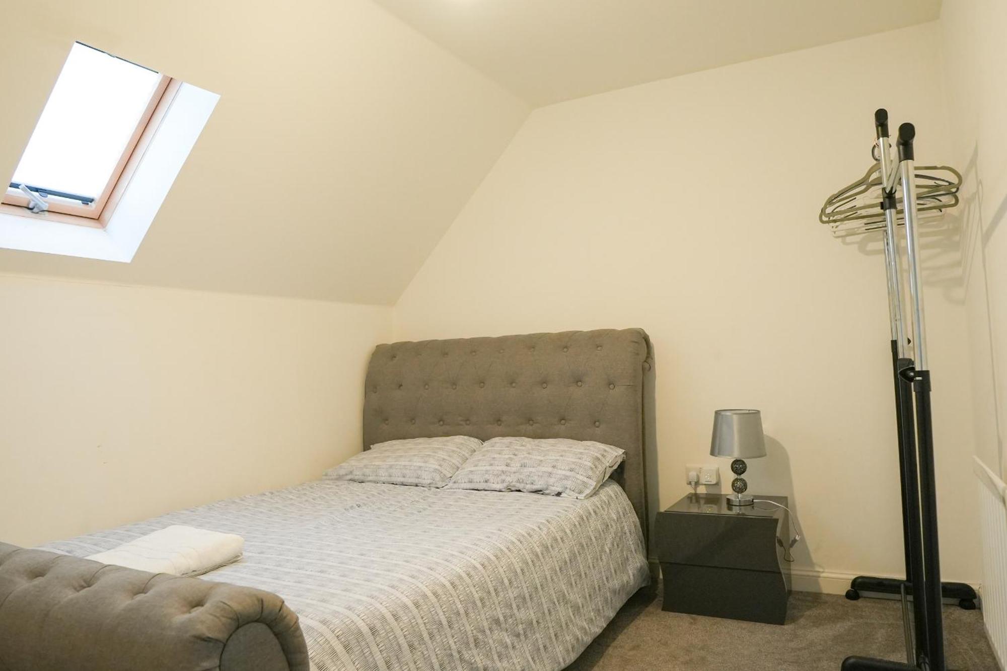 Stunning Two-Bedroom Apartment At A3Ree, Free Parking, Near Cribbs Causeway Mall Bristol Phòng bức ảnh