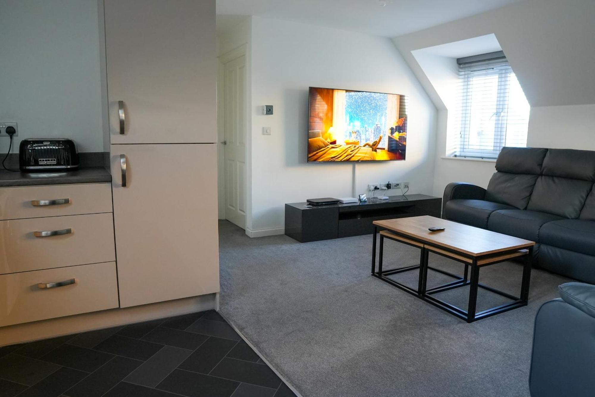 Stunning Two-Bedroom Apartment At A3Ree, Free Parking, Near Cribbs Causeway Mall Bristol Phòng bức ảnh