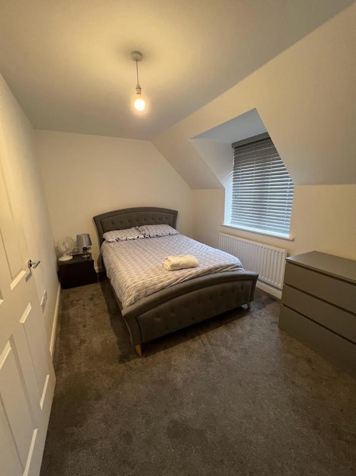 Stunning Two-Bedroom Apartment At A3Ree, Free Parking, Near Cribbs Causeway Mall Bristol Phòng bức ảnh